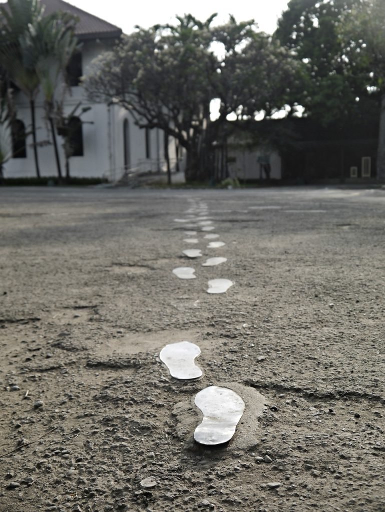 footsteps, jose rizal, philippines-2791429.jpg